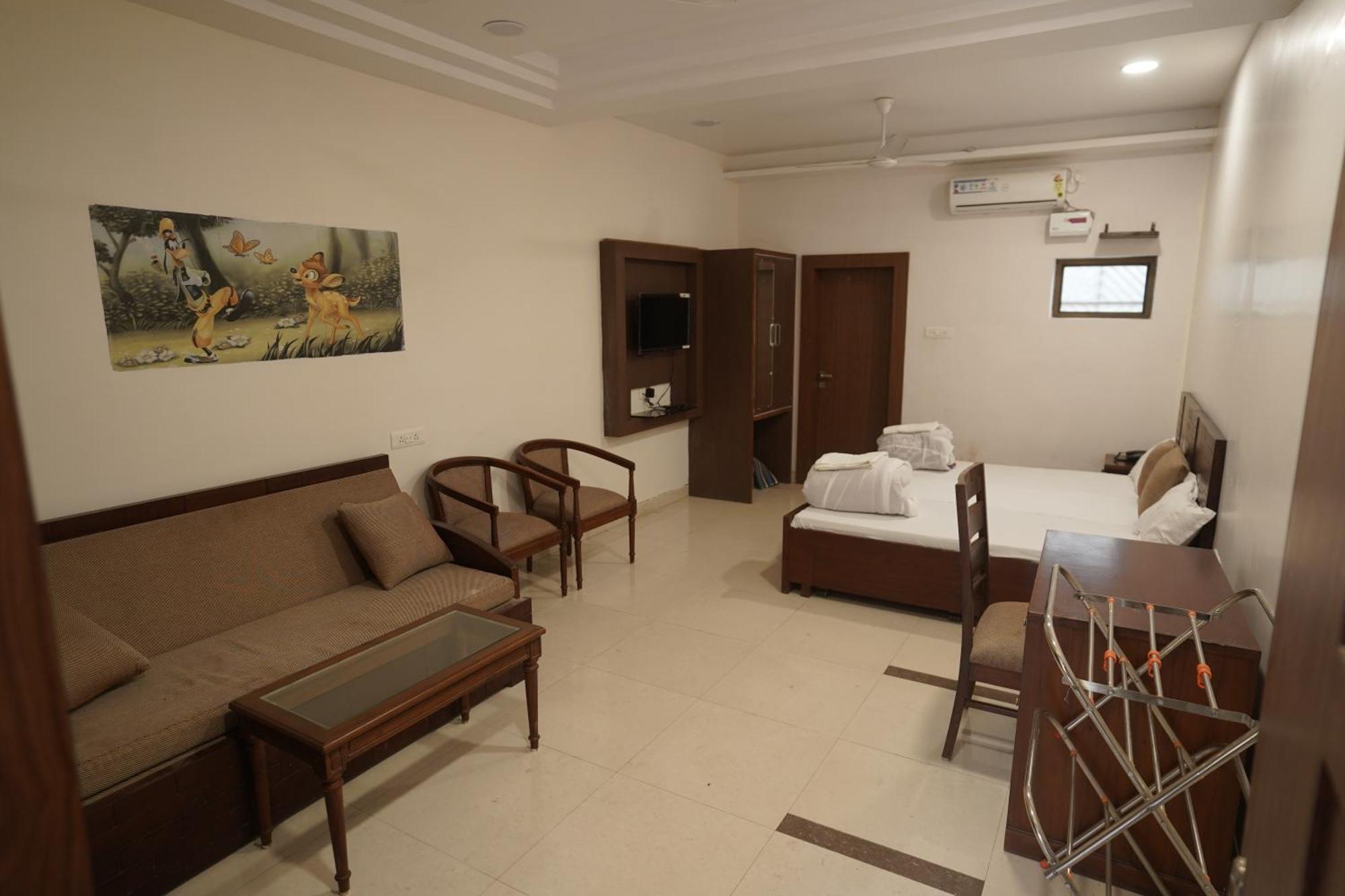 Narmada Vatika Hotel Jabalpur Eksteriør billede